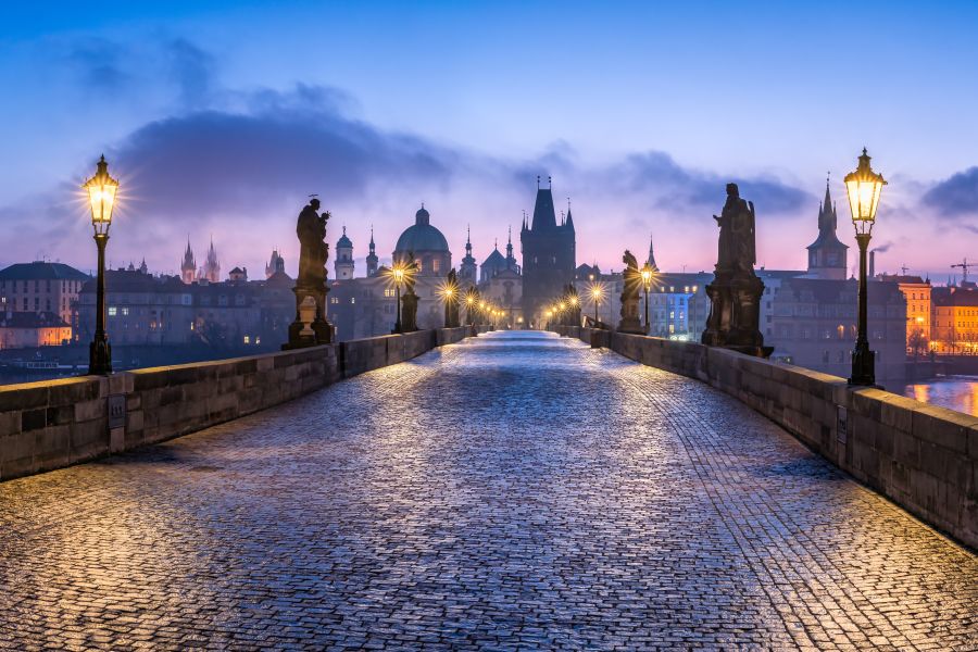 Фреска Карлов мост в Чехии на закате